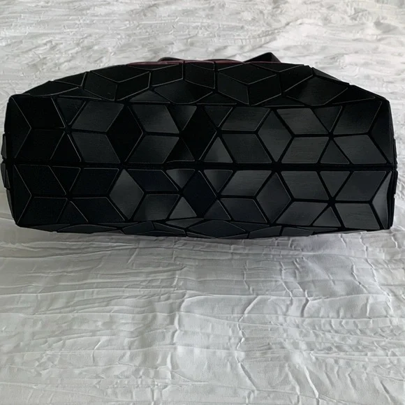 PATRIZIA LUCA Tote Bag Two-Tone Cheetah Red Matte Black Slanted Square Geometric - Picture 5 of 16